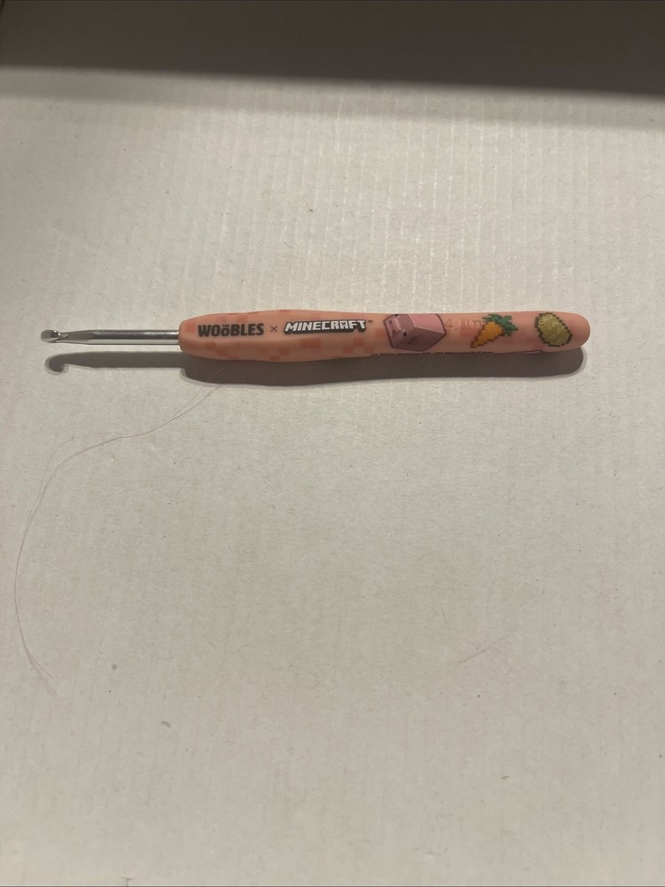 Minecraft Pig Wooble Ergonomic Crochet Hook