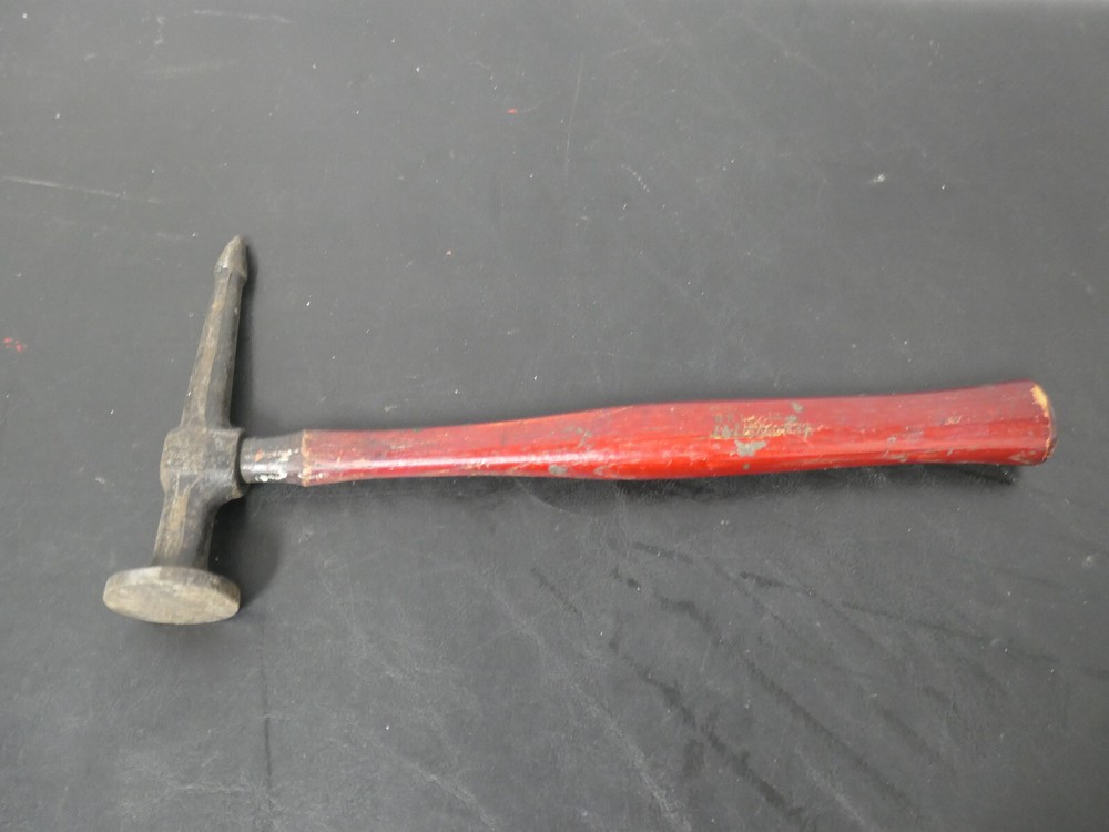 FAIRMOUNT TOOL Body Hammer With Hickory Handle
