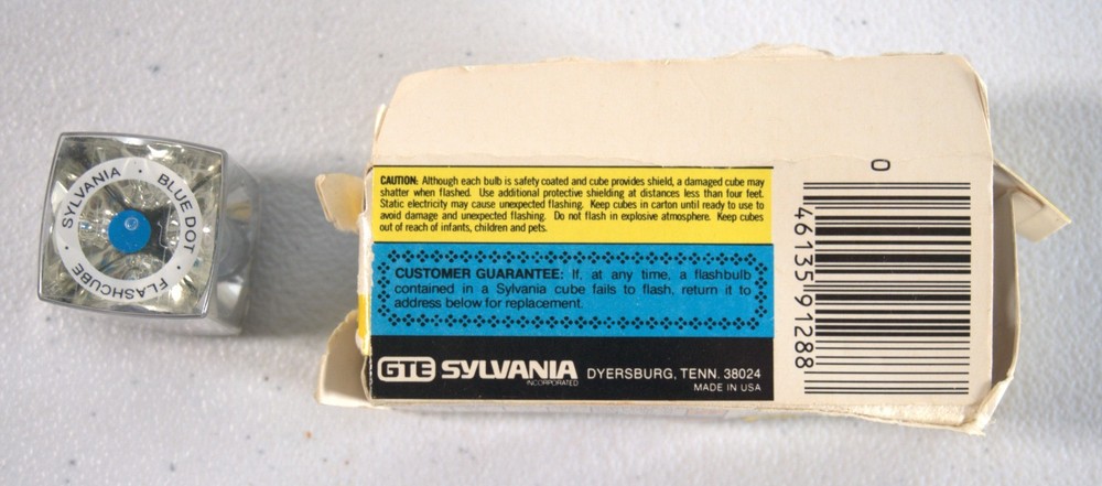 Vintage Sylvania Blue Dot Flashcubes 4 Flash Cubes