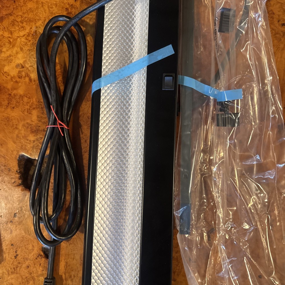 HERMAN MILLER, UNIVERSAL TASK LIGHT, G6135, 35" LENGTH X 4.5" WIDTH