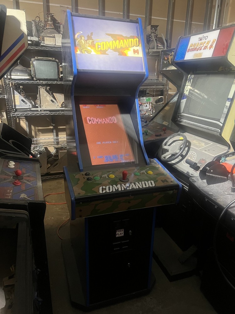 COMMANDO ARCADE MACHINE by CAPCOM 1985 (EXCELLENT CONDITION)