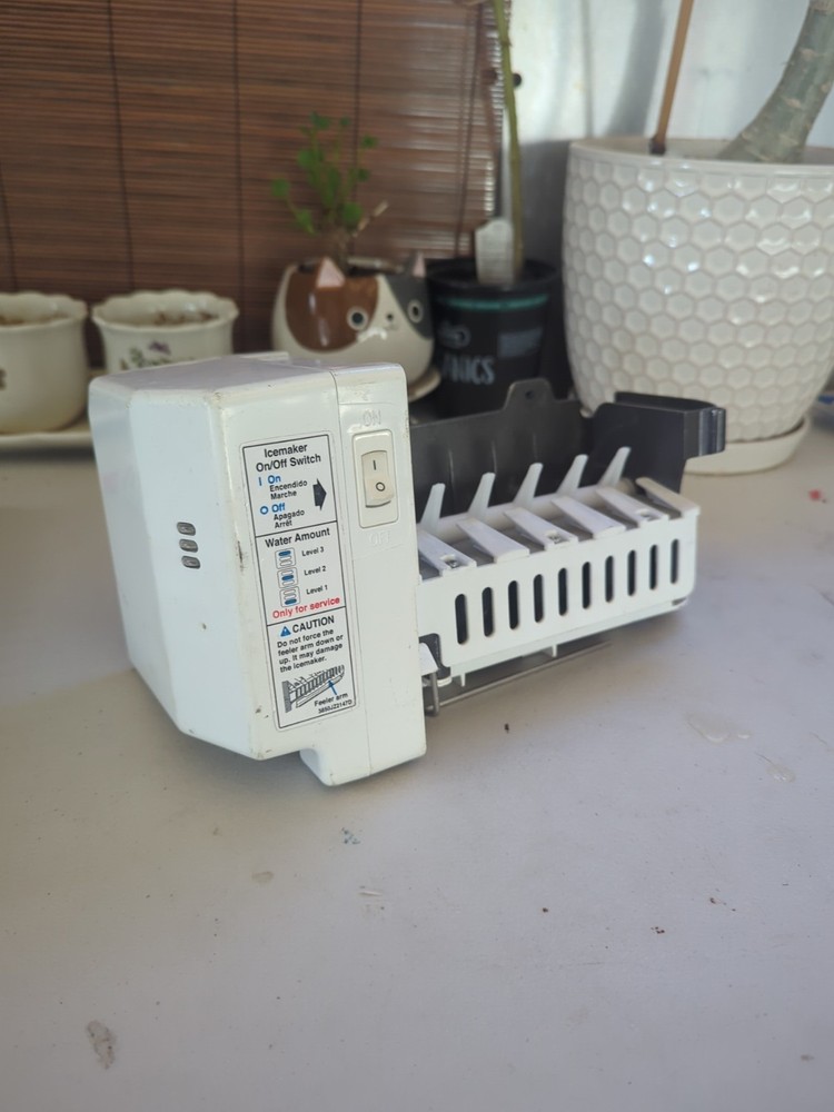 LG AEQ36756912 Refrigerator Ice Maker
