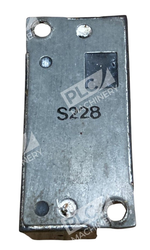 Crydom 3.5-8.0V Input 240V~ 8A Output Solid State Relay S228