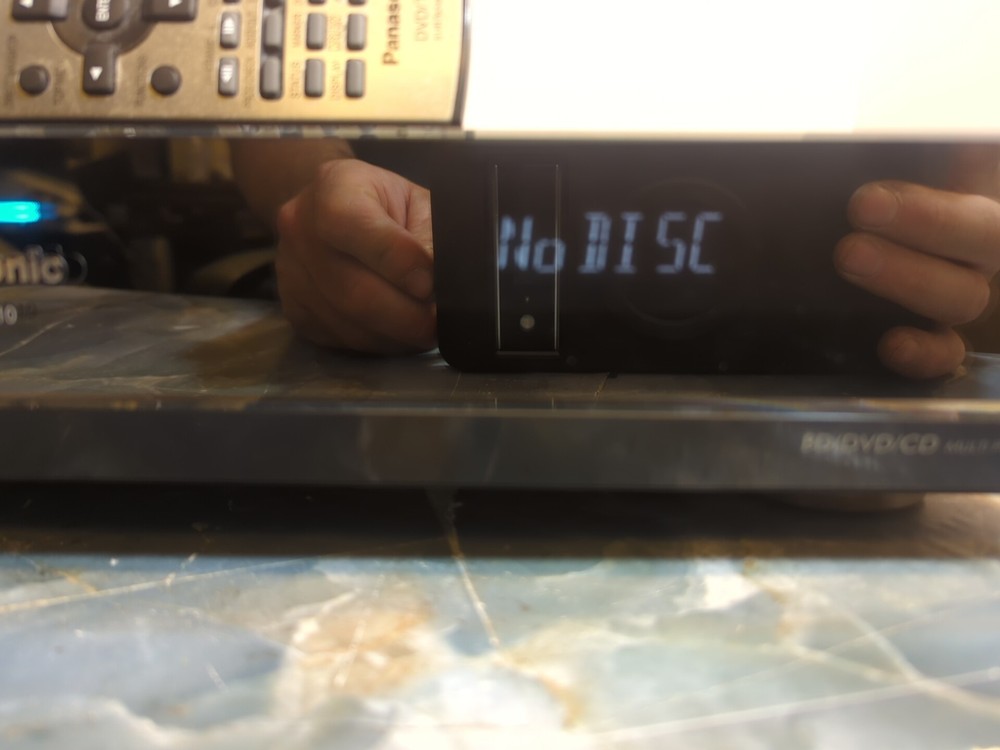 Panasonic DMP-BD10A Blu-Ray Player Complete With Remote!