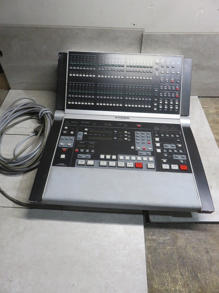 STUDER D 827 MCH and CD PLAYER STUDER D 731