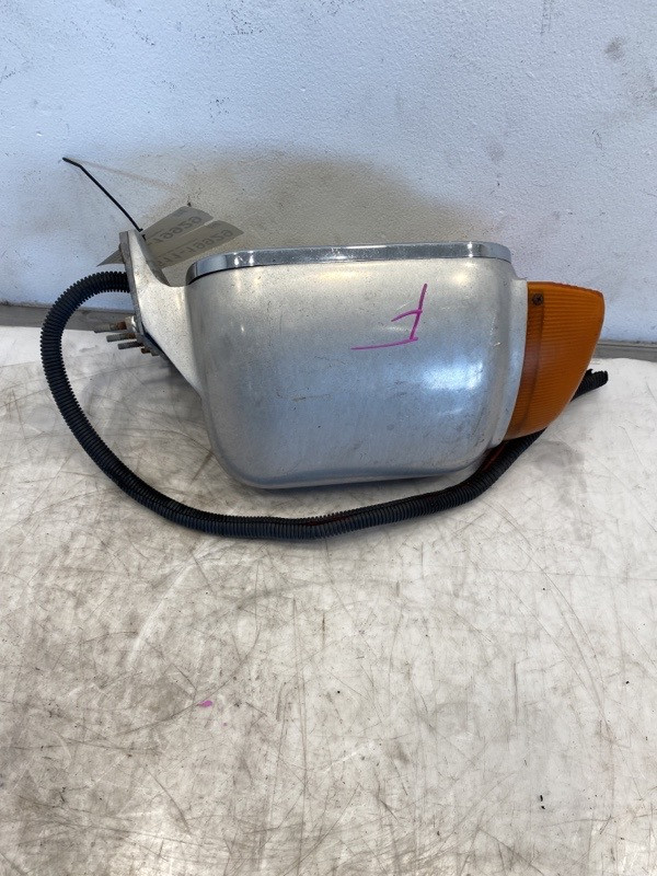 Peterbilt 379 Headlight (611-19929)