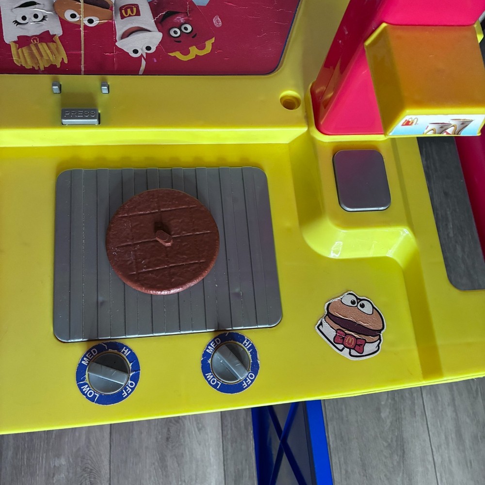 Vintage 2000s McDonald's Drive Thru Kitchen Playset READ DESCRIPTION