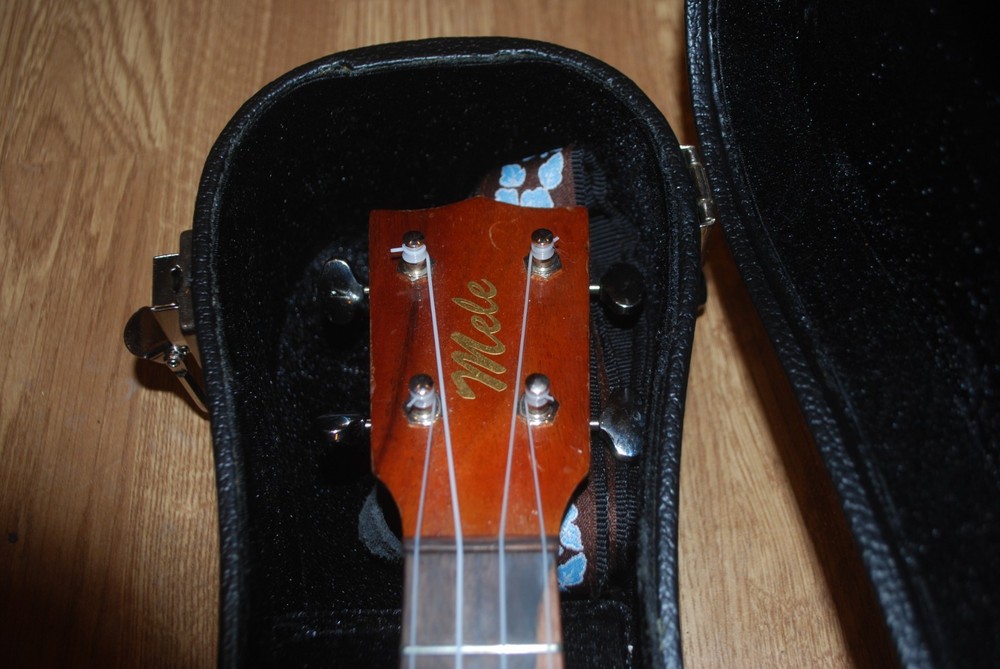 Mele Double Hole Ukulele With Case & Strap