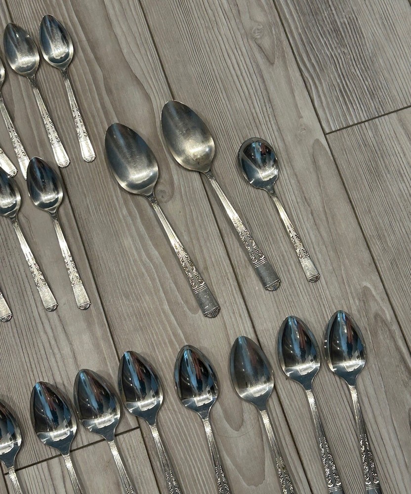 Oneida Royal York Tudor Silver Plate Flatware Set Complete 52 Pieces