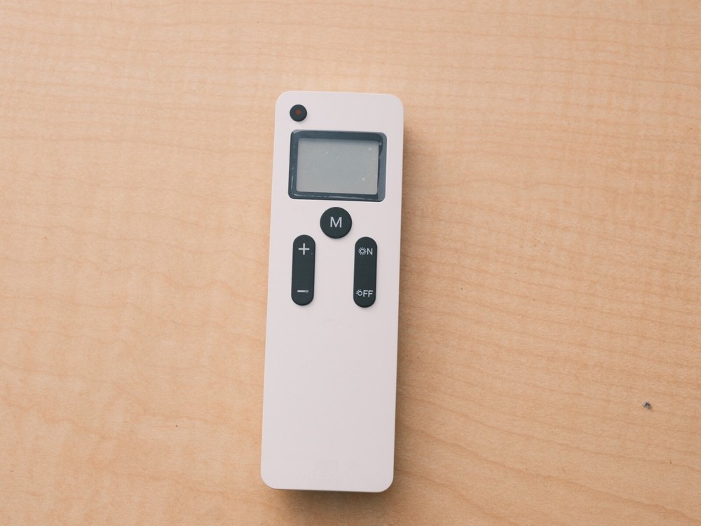 NEEWER Remote Control Bluetooth RT100 Teleprompter App for iOS Android T