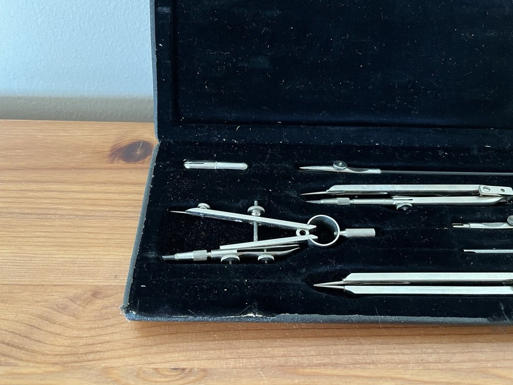 Scola Studio 1267 Drawing Drafting Compass Set Hard Case.