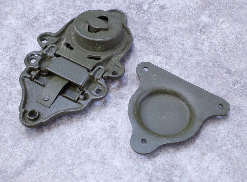 WW2 US Military Trunk Footlocker Lock No Key 1943 Eagle Lock Co Conn # OB127