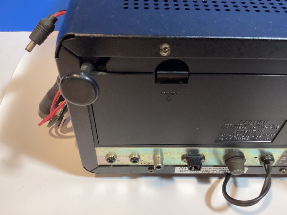 Realistic DX-300 Quartz Communication Base Station Ham RadioReceiver Untested