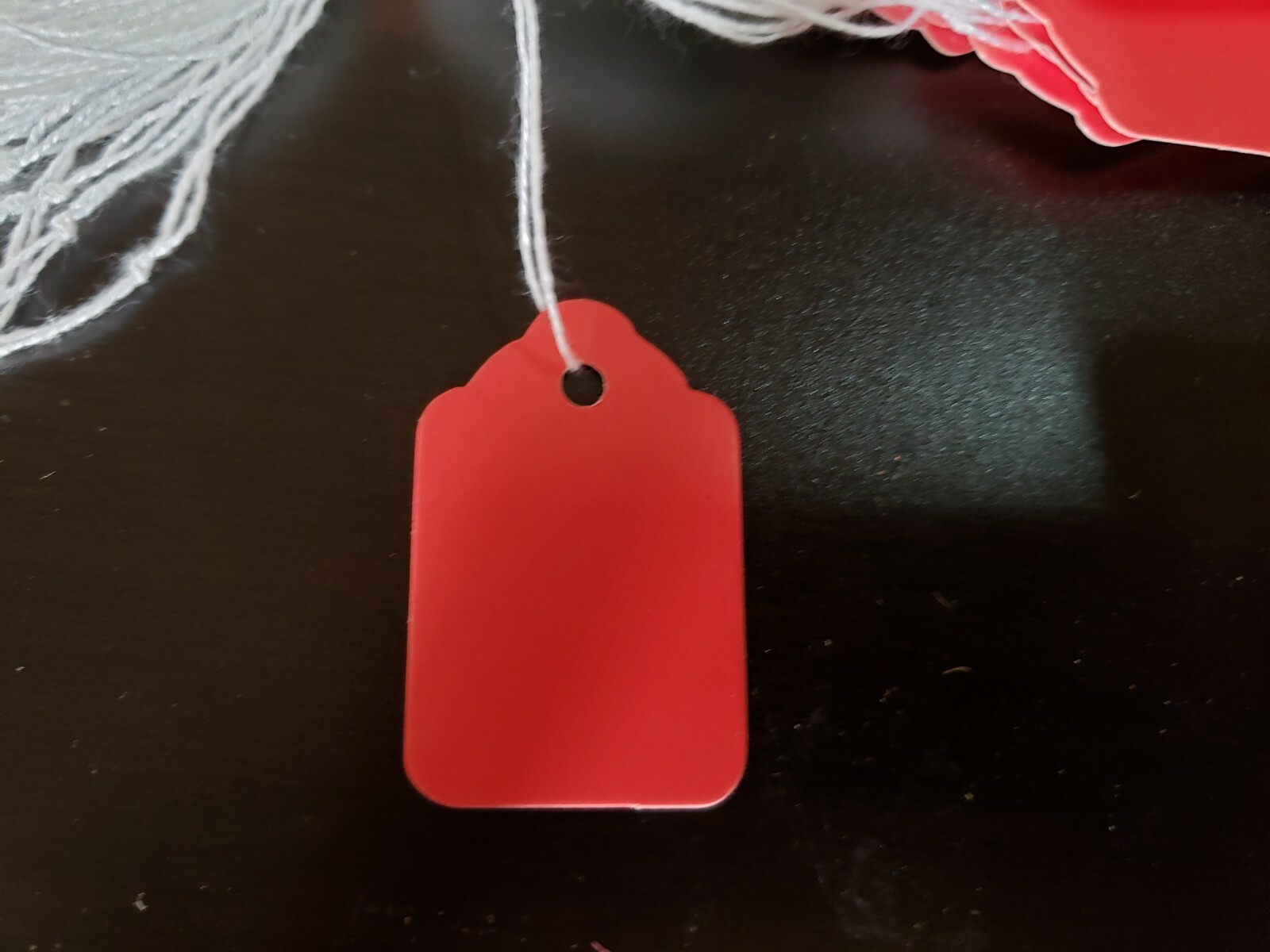 1000 Red Price Tags String Merchandise Garment Hang Coupon Strung Label Retail