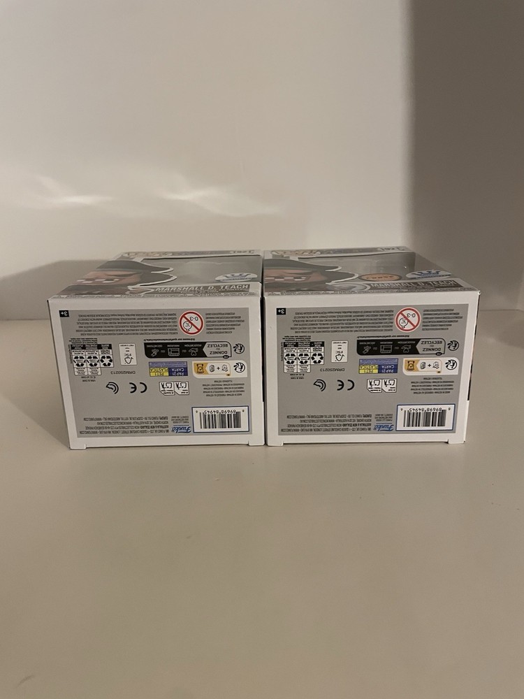 Funko Pop One Piece Marshall D. Teach #1921 Chase & Common Bundle (1)