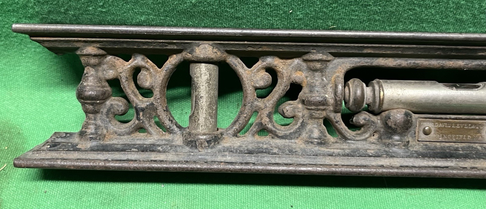 Vintage The Davis Level & Tool Co. 12" Cast Iron Level 1877-1883 Carpenter