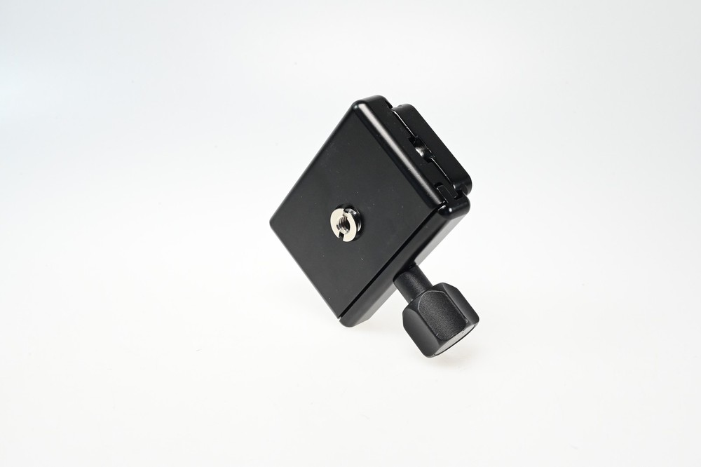 Induro QRT70 Quick Release Adapter #G303