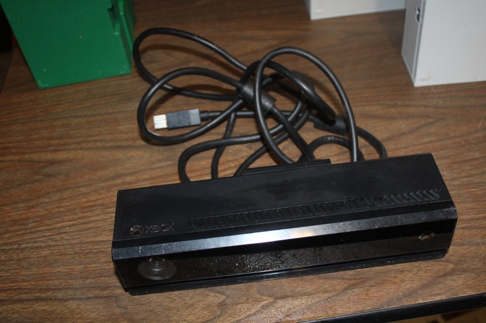 XBOX ONE 1520 KINECT SENSOR FREE SHIPPING