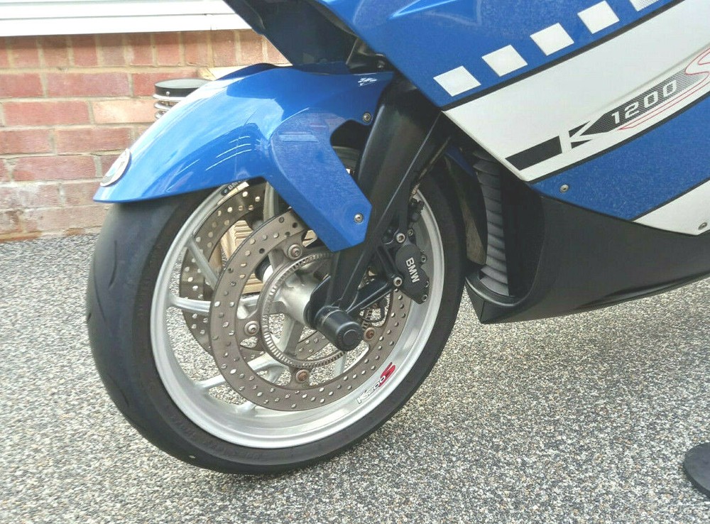BMW K1200S FRONT WHEEL CRASH BOBBINS BUNGS PADS SAVERS PUCKS KNOBS PROTECTOR