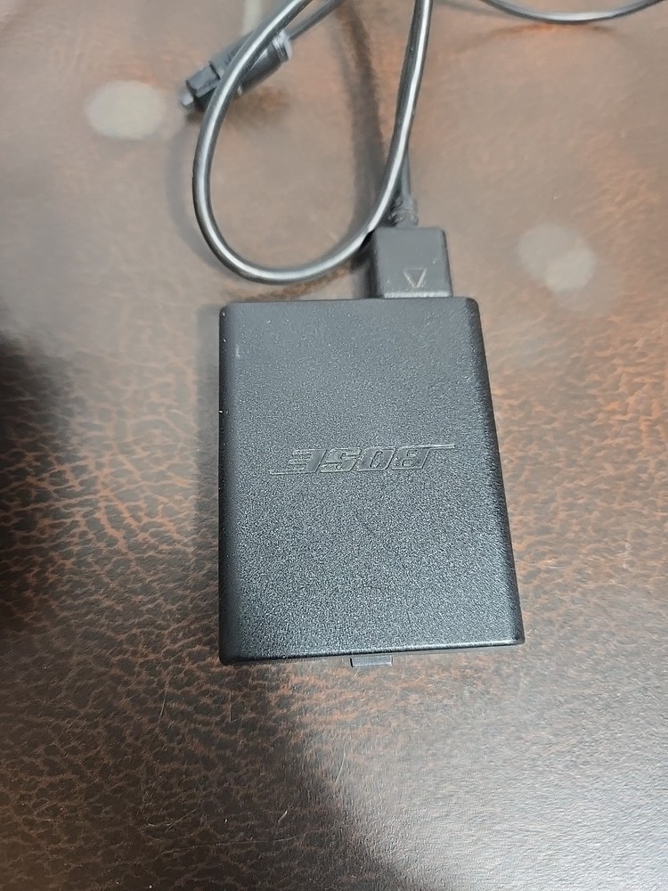 Bose Bluetooth Audio Adapter with Cables 418048 + Wall Adaptor - TESTED