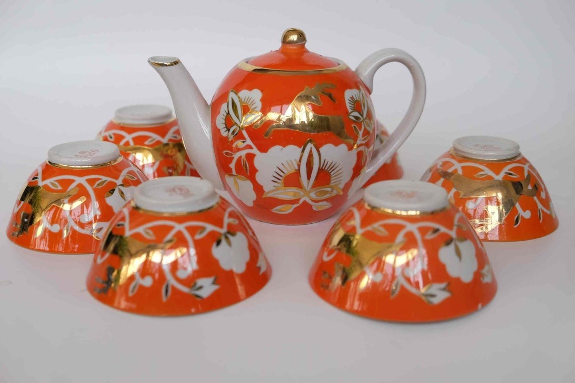 Vintage Soviet Porcelain Tea Set – Red & Gold Teapot with 6 Bowls USSR 1980