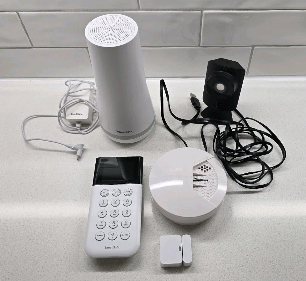SimpliSafe Wireless Alarm Kit Keypad Base Station Camera Sensor Smoke Detector
