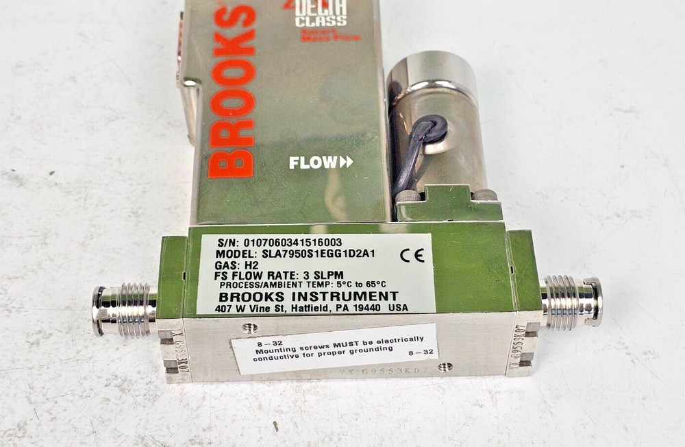 Brooks Instrument mass flow controller MFC SLA7950S1EGG1D2A1 H2 3 SLPM