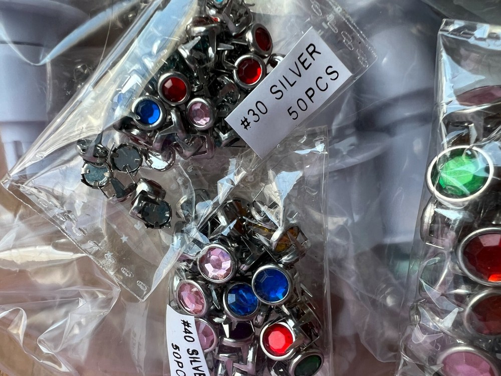 BeDazzler x2 Studs Buttons Jewels BDZ-06