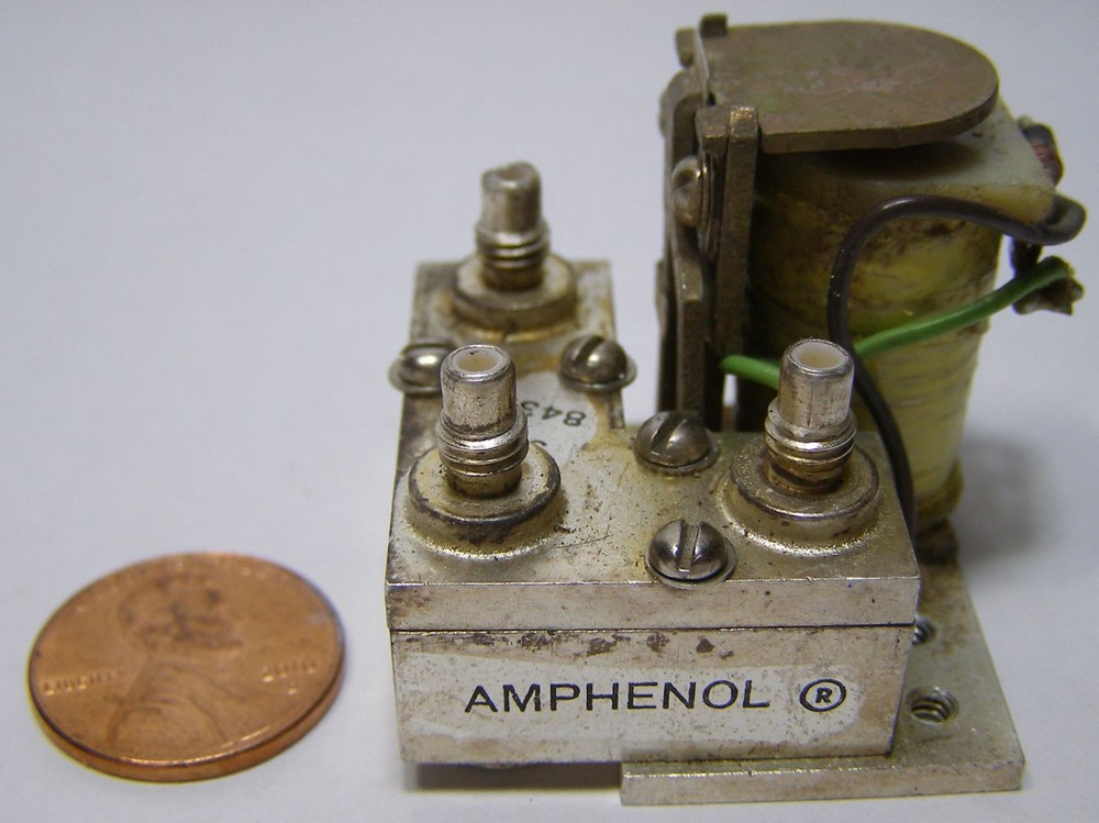 AMPHENOL 315-10053-2 12VDC SPDT SWITCH