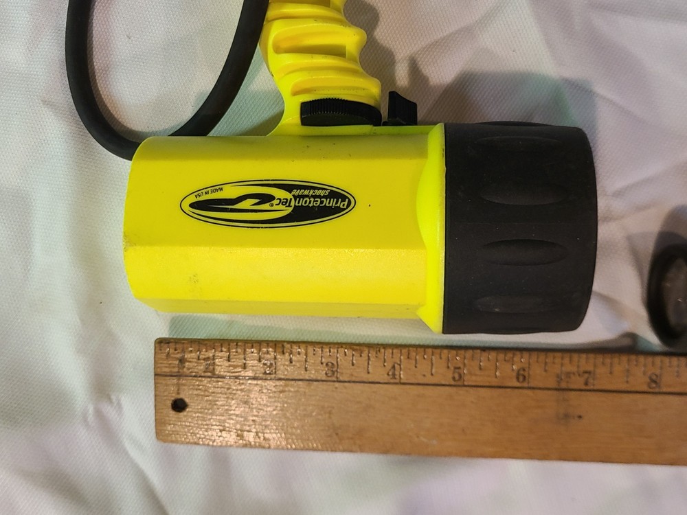 2 Princeton Tec Shockwave LED Dive Lights