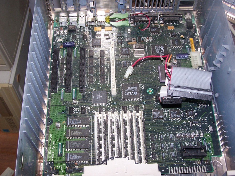 Apple Macintosh IIcx case with logic board SOLD AS IS