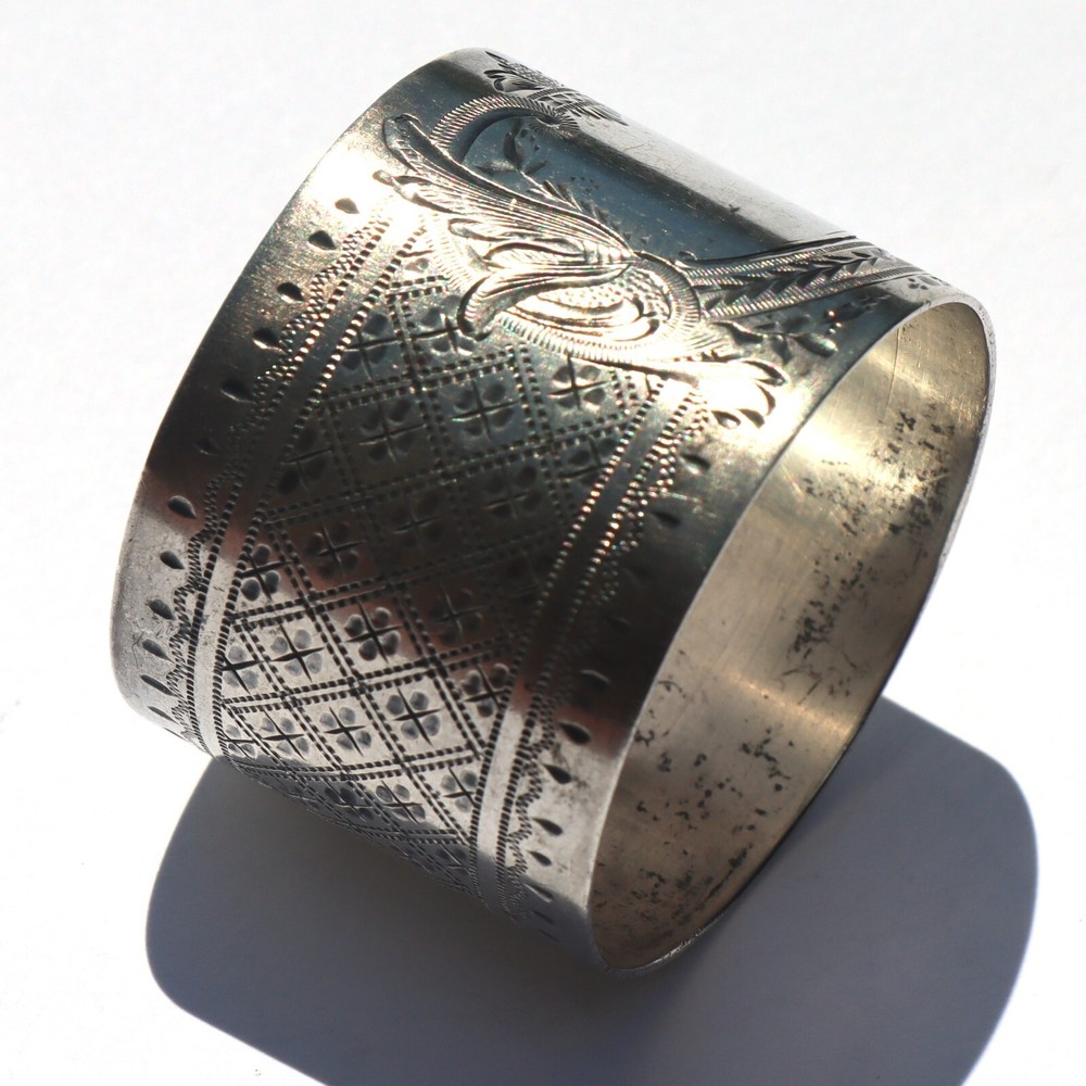 Victorian Sterling Silver Bright Cut Geometric pattern un Engraved Napkin Ring