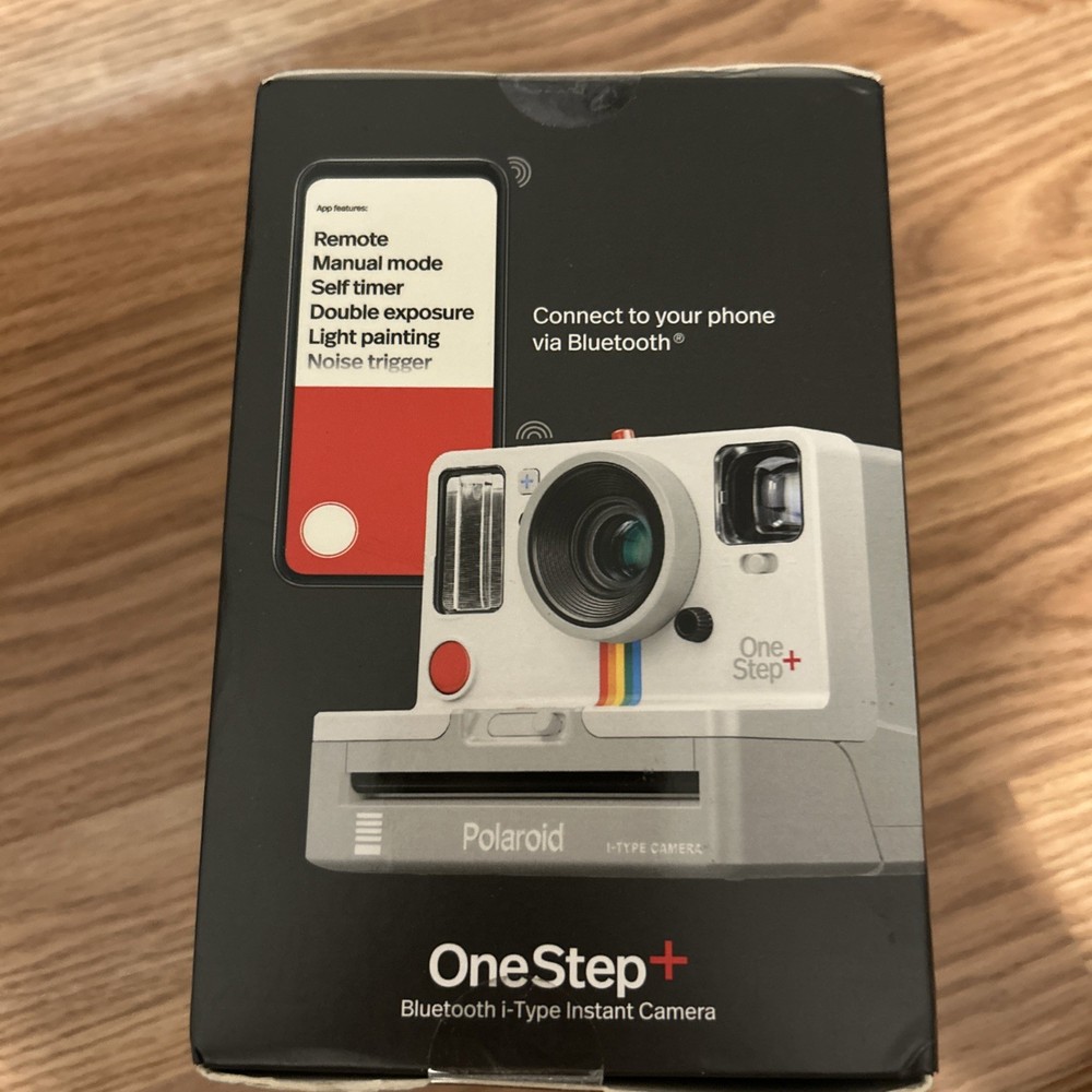 New Polaroid One Step Plus Bluetooth I-Type Instant Camera white