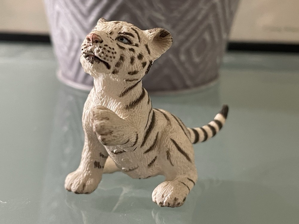 Schleich 14385 White Tiger Cub Retired