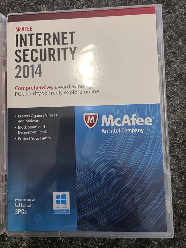 McAfee LiveSafe 2015 & Internet Security 2014 CDs