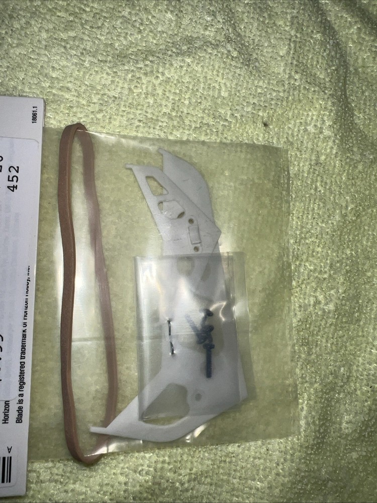 Blade BLH2019 Stabilizer Fin Set White: 200 SRX