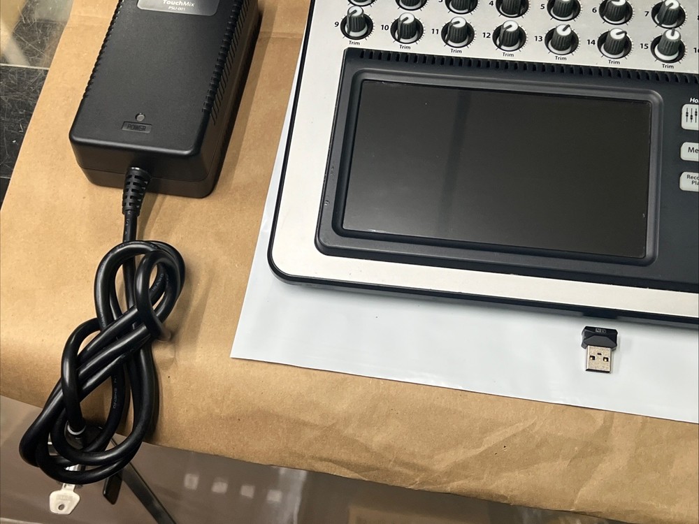 QSC TouchMix-16 Touch Screen Compact Digital Mixer w/ PSU & Case