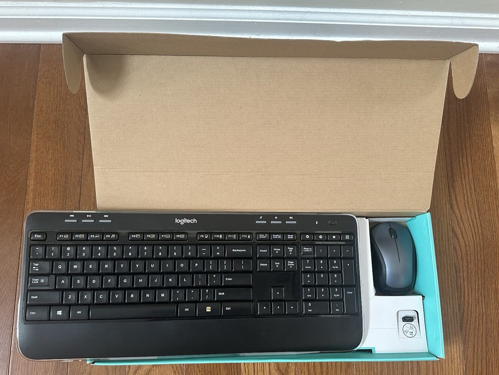 Logitech Advanced MK520 Keyboard With Wireless Mouse