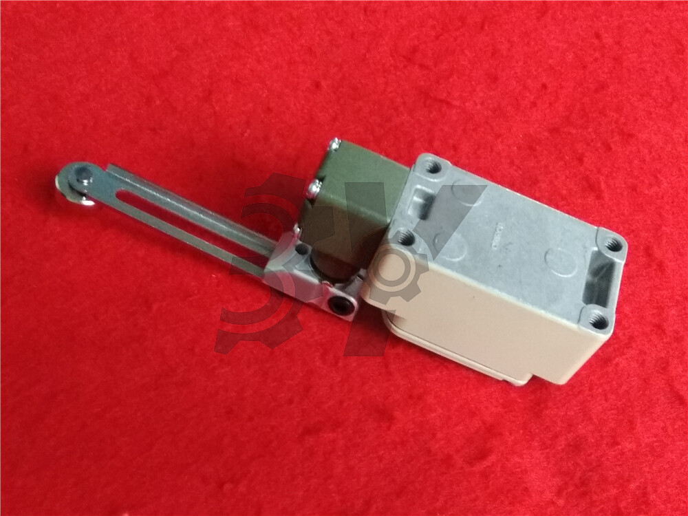 ONE NEW Omron Limit Switch WLCA12-Q