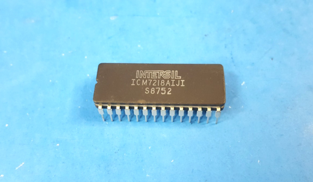 ONE- IC DRIVER, ICM7218AIJI, INTERSIL, 28PDIP