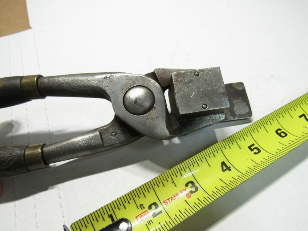 B&M Iron Belding Mull 311169 Single Bullet Mold W/ Handles