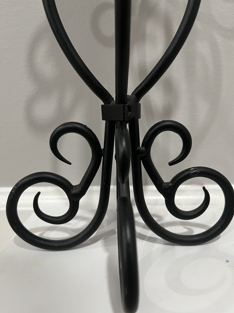 Black Candlelight, Candelabra, Can delete