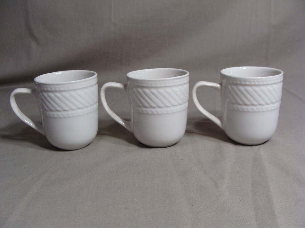 3 EVERYDAY GIBSON White Cups In A Braid Pattern