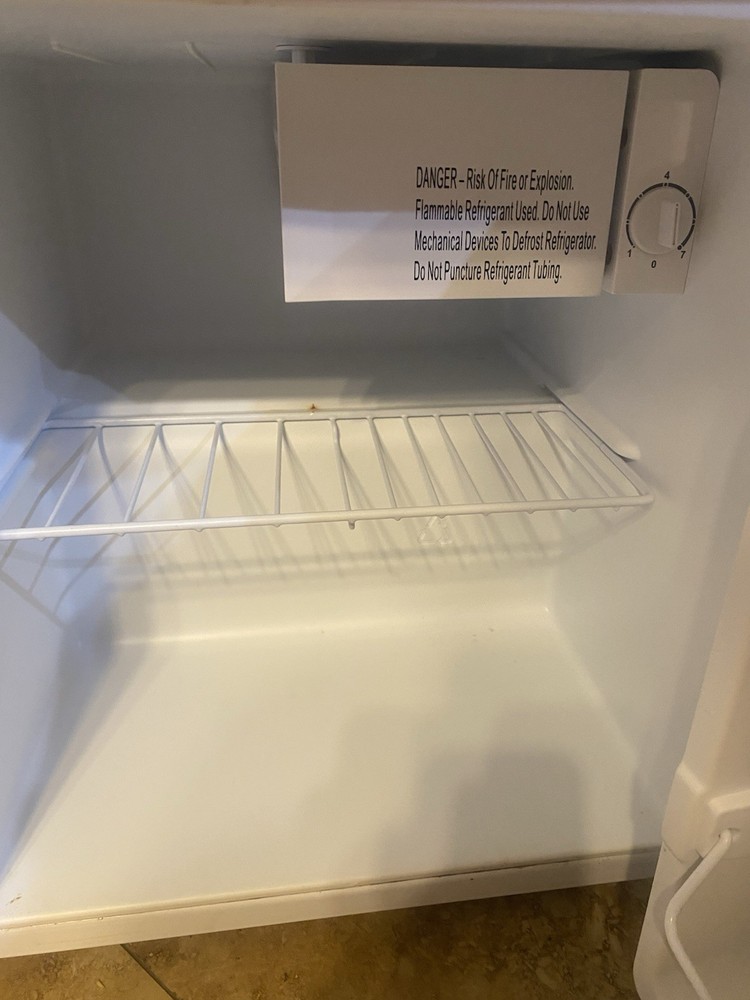 Galanz Mini Fridge 2.5 CU Ft Single White And Silver