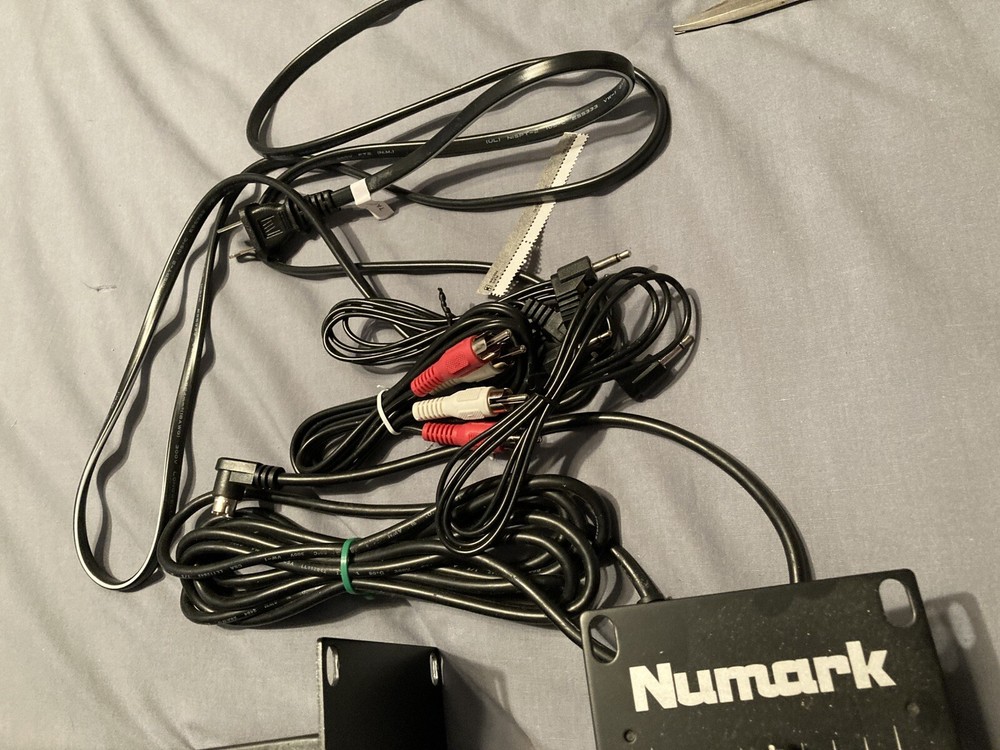 Numark CDN25 Professional Dual CD Player W/ Controller Power cord Untested