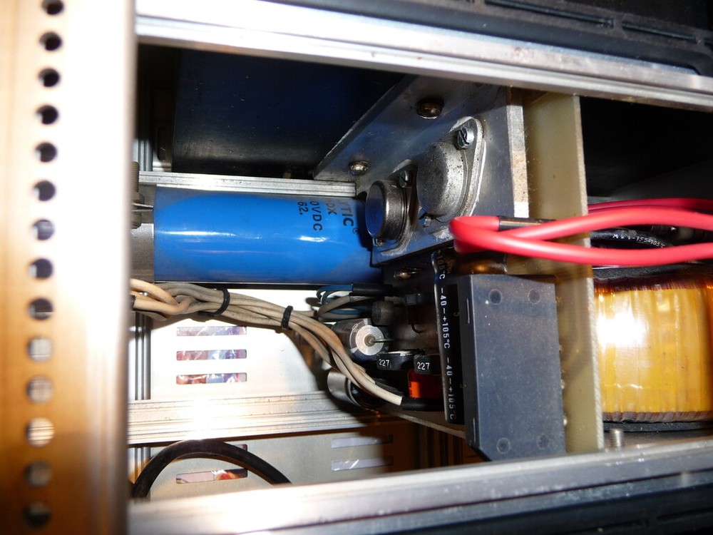 Broadcast Professional Transmitter 20 w - from 88 to 108 Mhz - Elecktro Elco