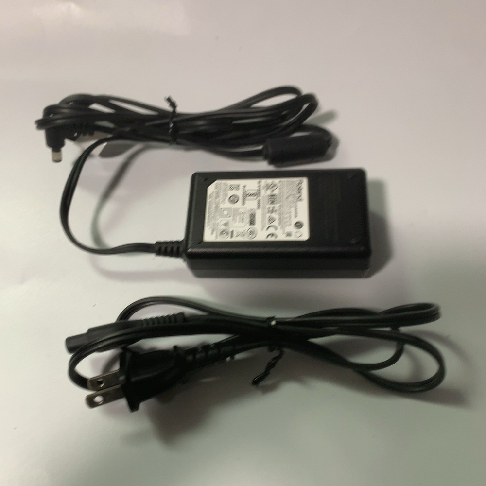 BOSS GT-100 Multi-Effects Guitar Processor – COSM Amp Modeling / USB / Looper