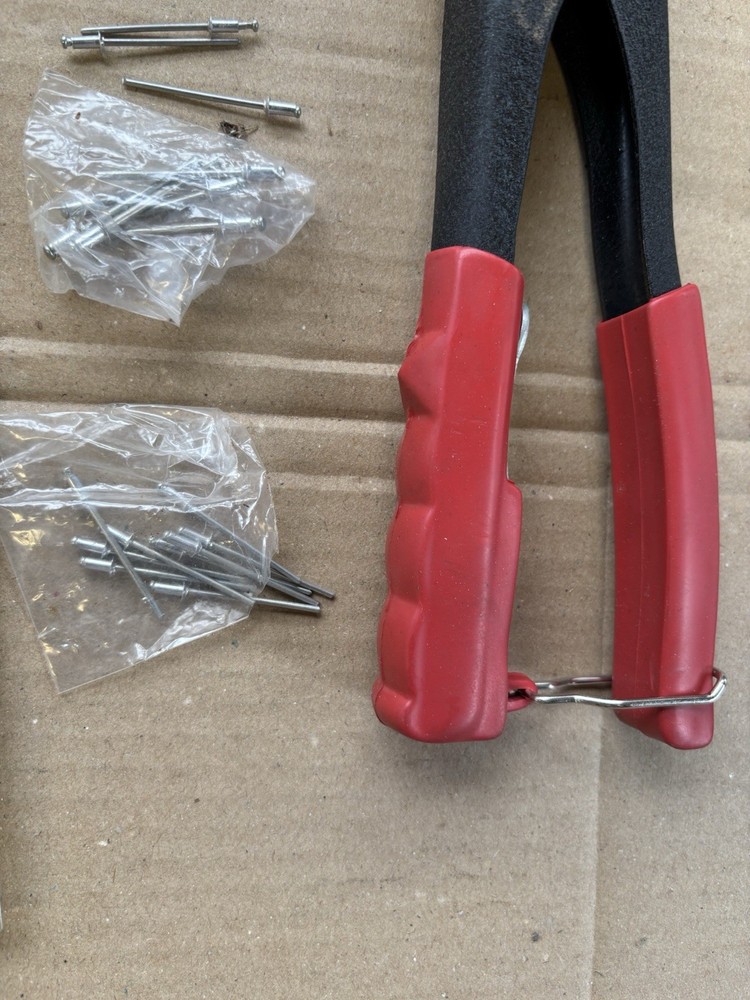 ROSS TOOLS MULTI SIZES POP RIVETER RIVETING GUN, WITH SOME POP RIVERTS, In Pack
