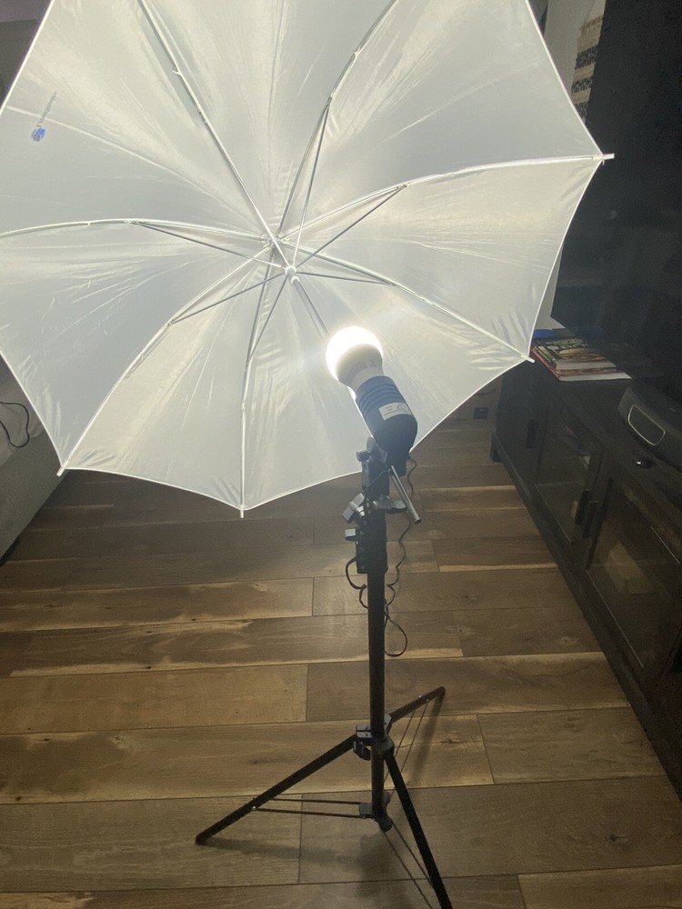 LimoStudio 33-inch Diameter White Umbrella Reflector Diffuser Kit (2 Set)