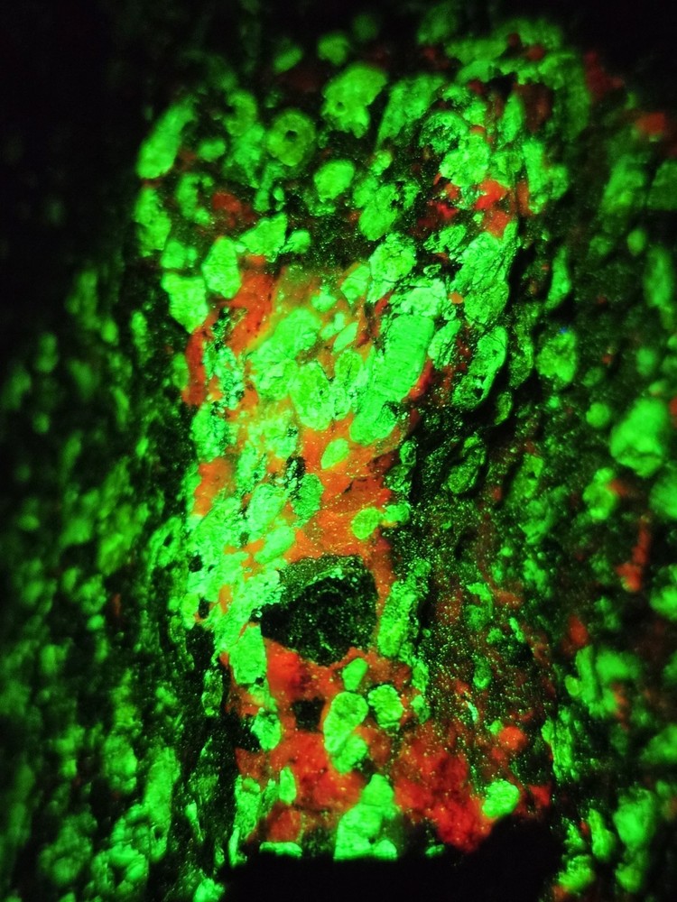 2 Lb Willemite/Calcite Shortwave UV Fluorescent/Phosphorescent